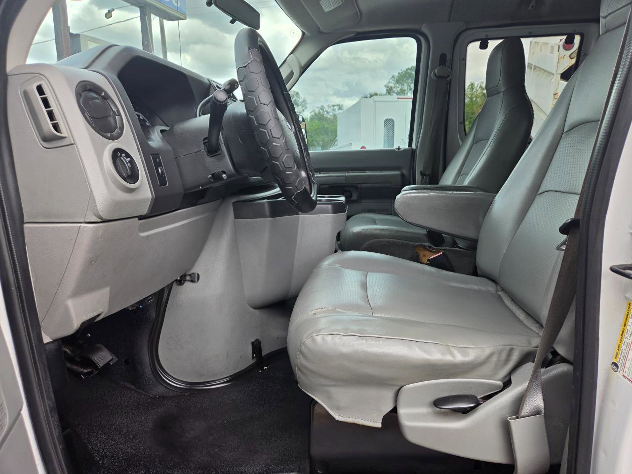 Used 2012 Ford E-350 and Econoline 350 XL w/ PWR Windows & Locks Group RWD image 10