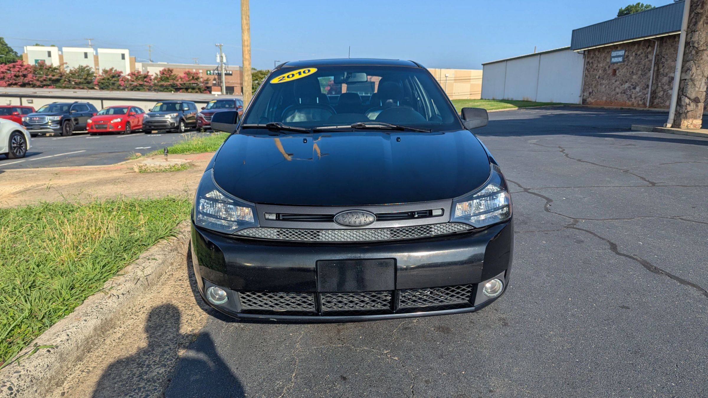 Used 2010 Ford Focus SES FWD image 2