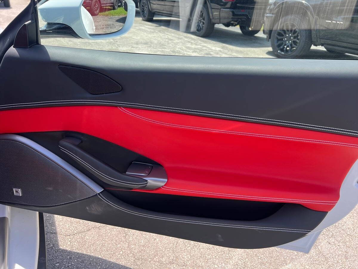 Used 2023 Ferrari Portofino M RWD image 13