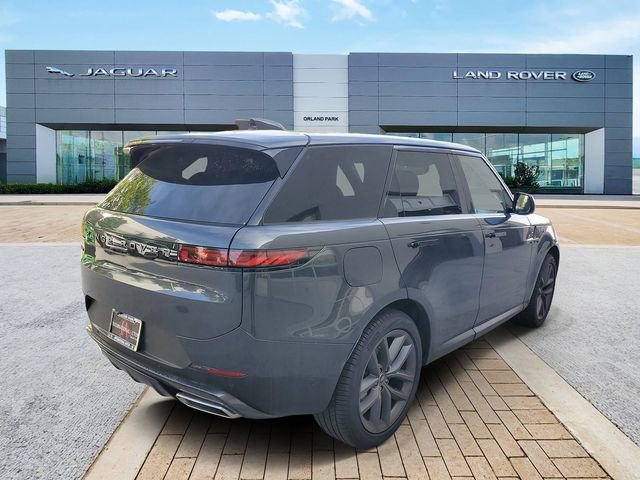Used 2025 Land Rover Range Rover Sport SE AWD/4WD image 4