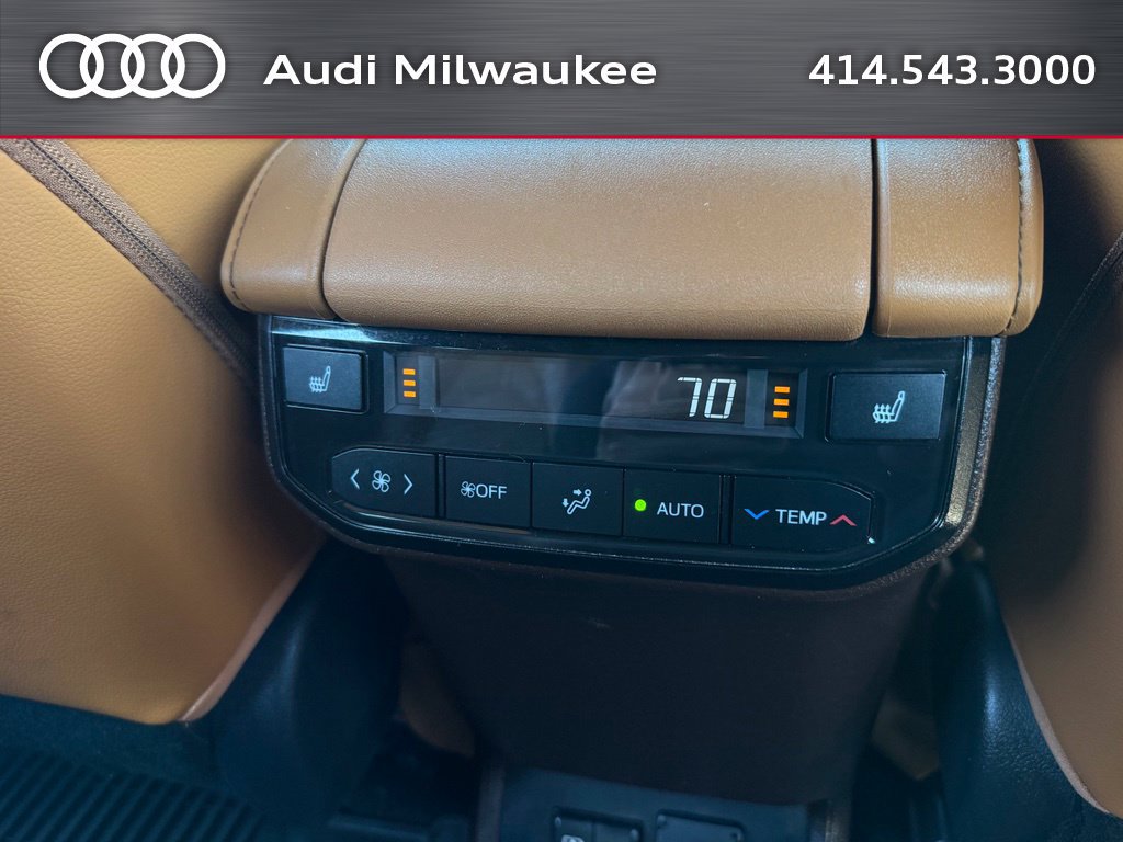 Used 2022 Toyota Highlander Platinum AWD/4WD image 37