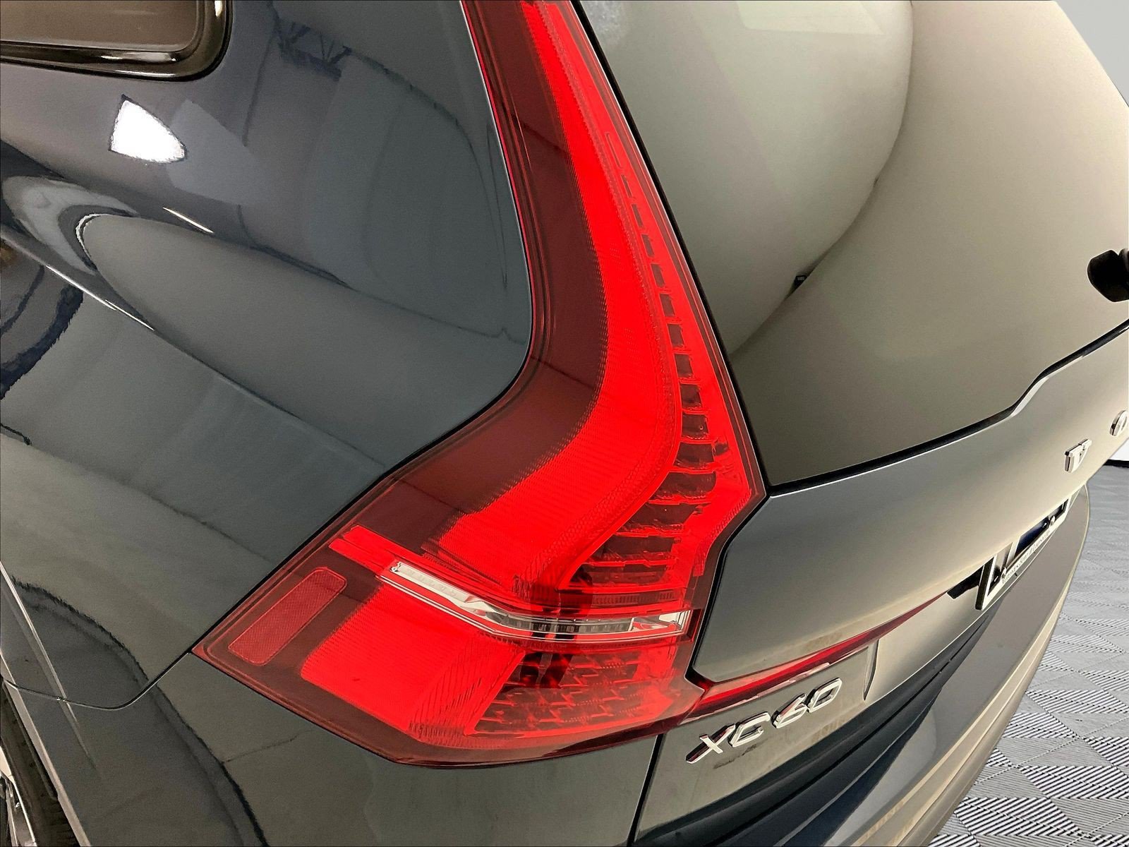 Used 2025 Volvo XC60 T8 Ultra w/ Climate Package AWD/4WD image 23