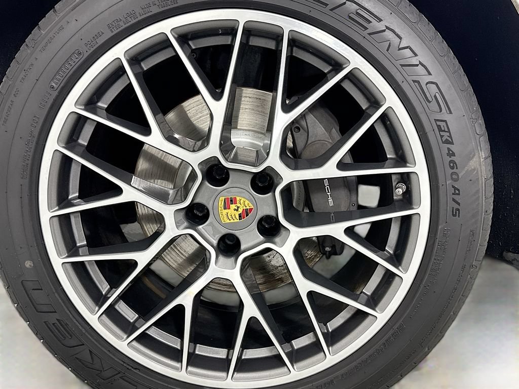 Certified 2018 Porsche Macan Sport Edition AWD/4WD image 31