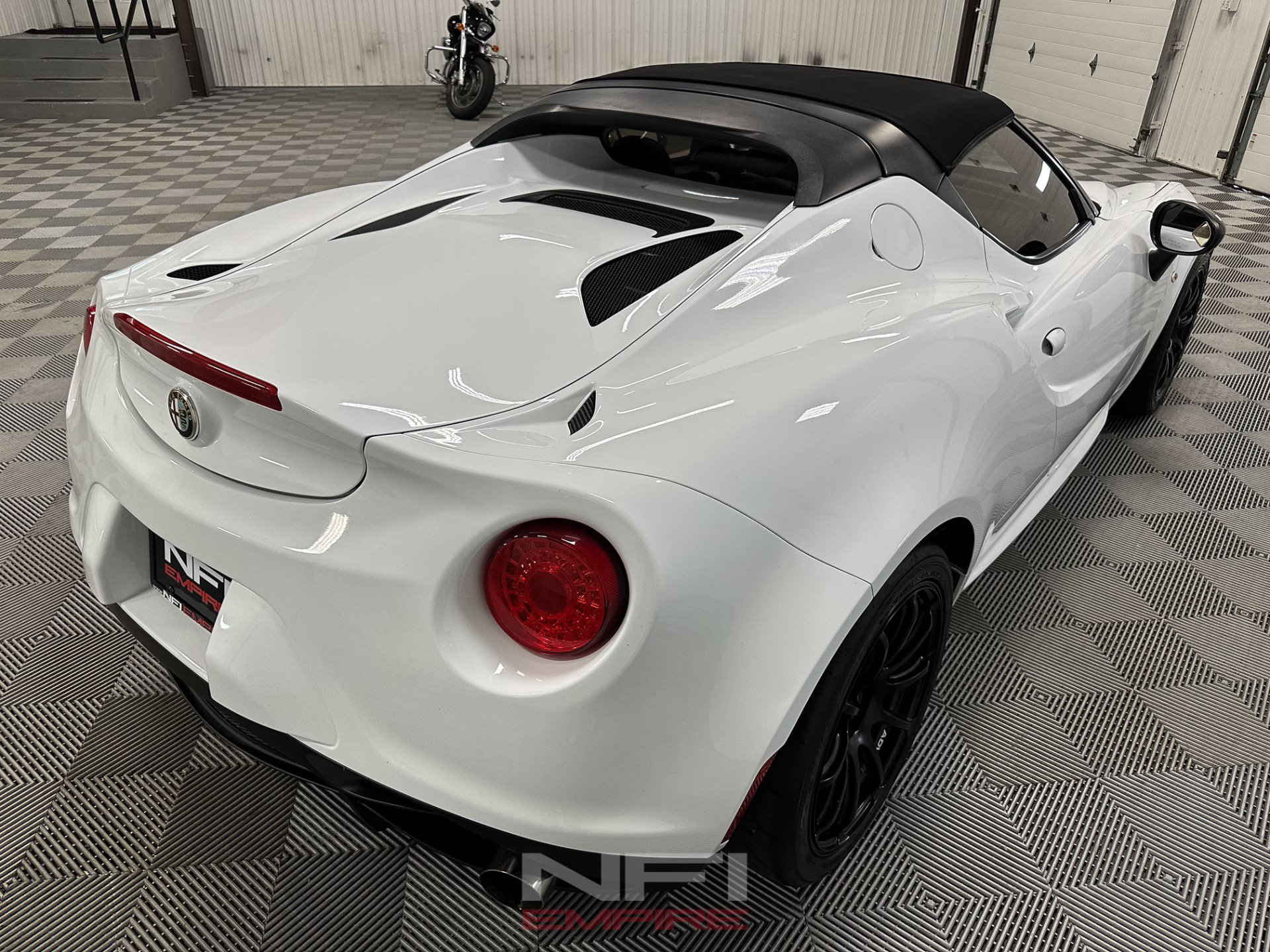 Used 2016 Alfa Romeo 4C Spider w/ Spider Track Package 3 RWD image 15