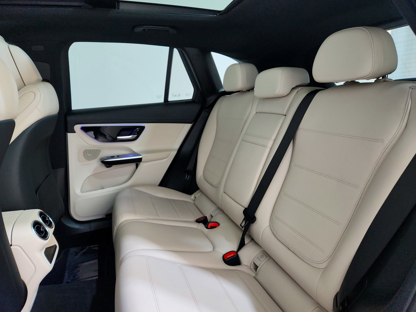 Certified 2024 Mercedes-Benz GLC 300 image 16