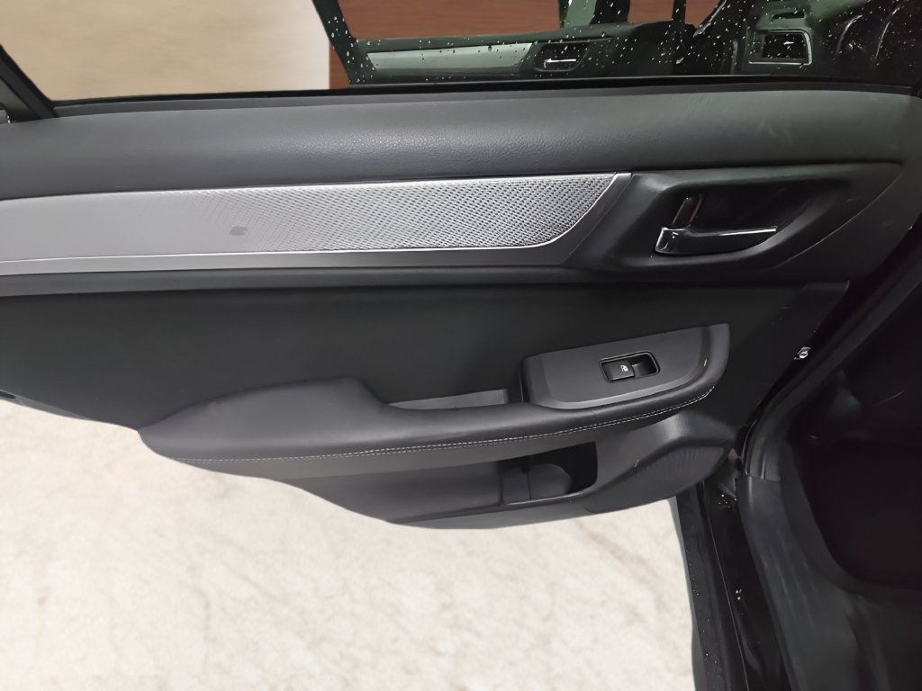 Used 2019 Subaru Outback 2.5i Premium AWD/4WD image 16