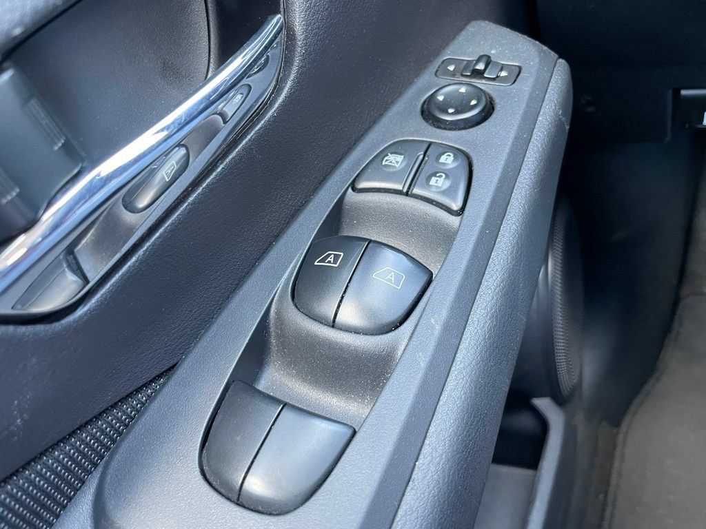 Used 2024 Nissan Kicks SV w/ Interior Electronics Package FWD image 21