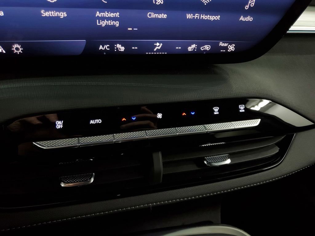 Used 2025 Buick Enclave Preferred image 16