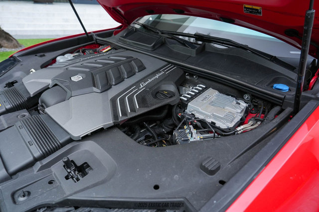 Used 2019 Lamborghini Urus image 16