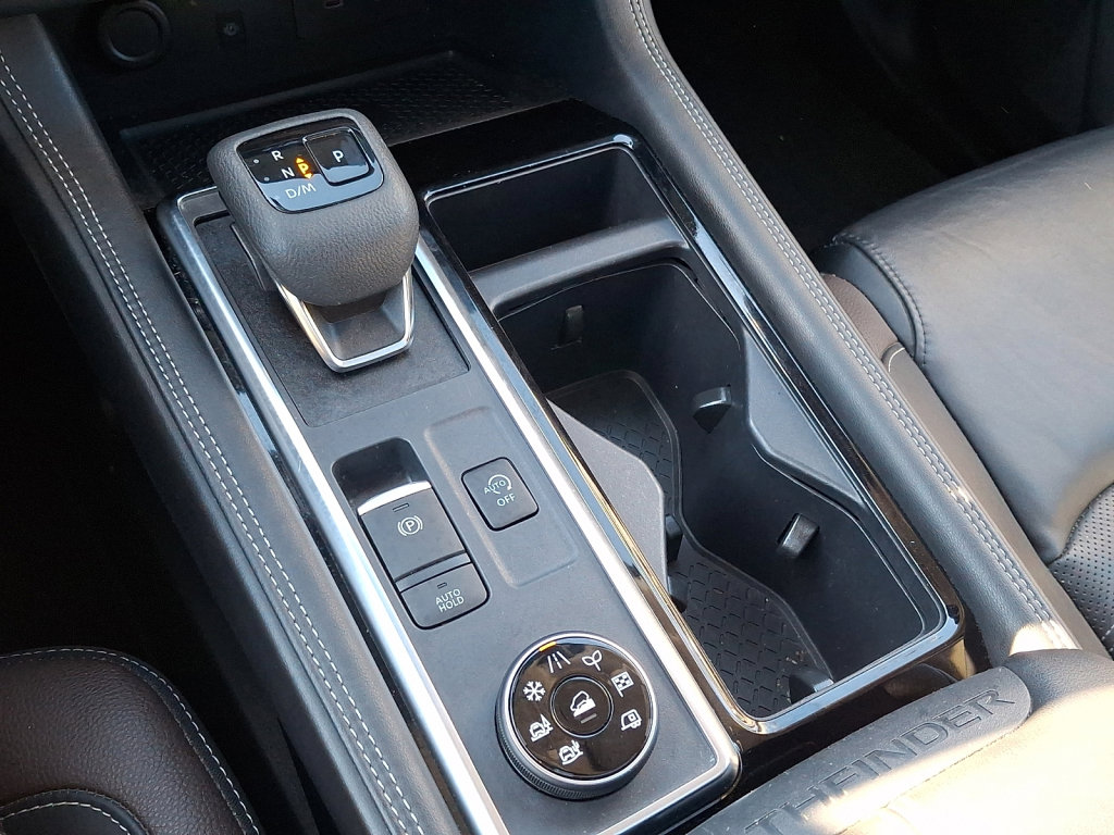 Used 2023 Nissan Pathfinder Platinum image 29