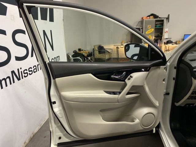 Certified 2022 Nissan Rogue Sport SV AWD/4WD image 9