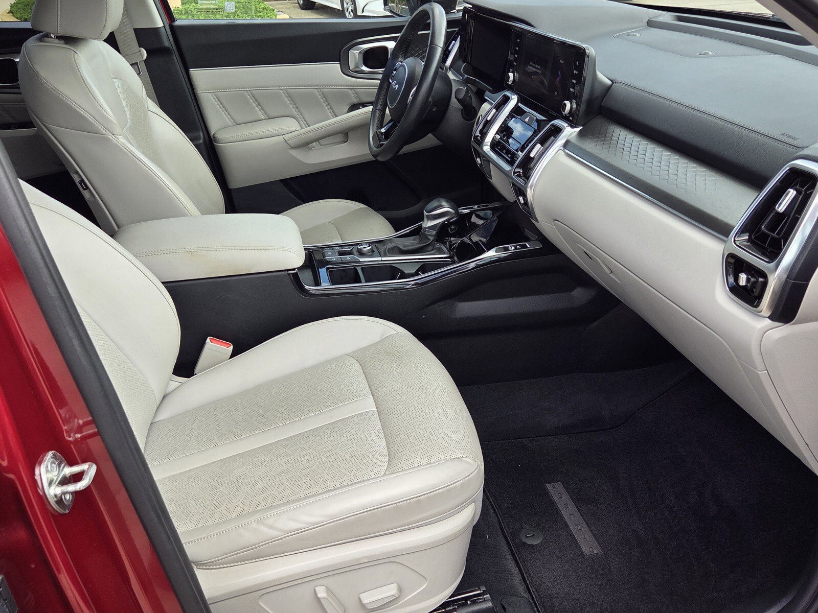 Used 2023 Kia Sorento SX image 13