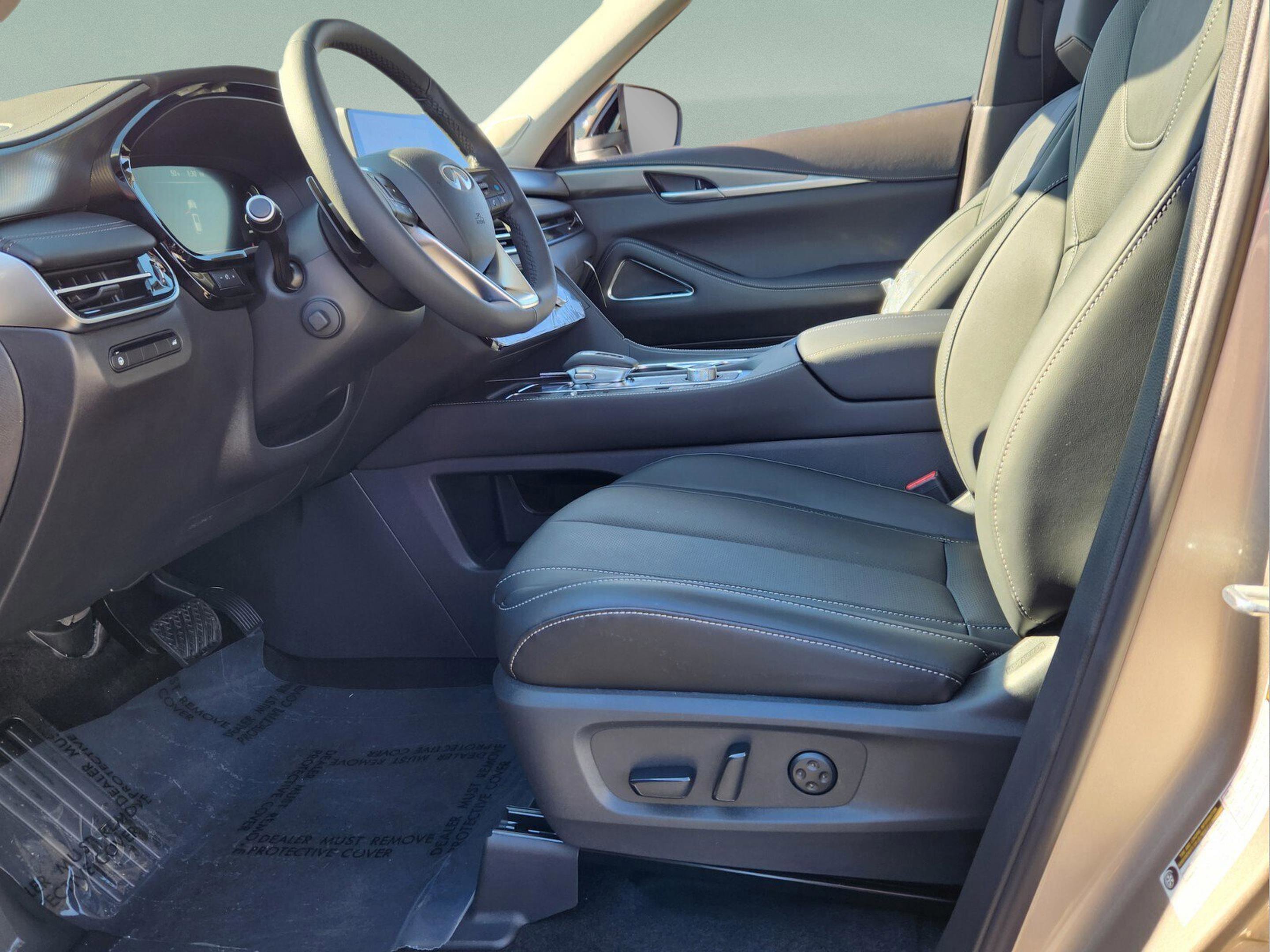 Certified 2025 INFINITI QX60 Luxe w/ Cargo Package image 9