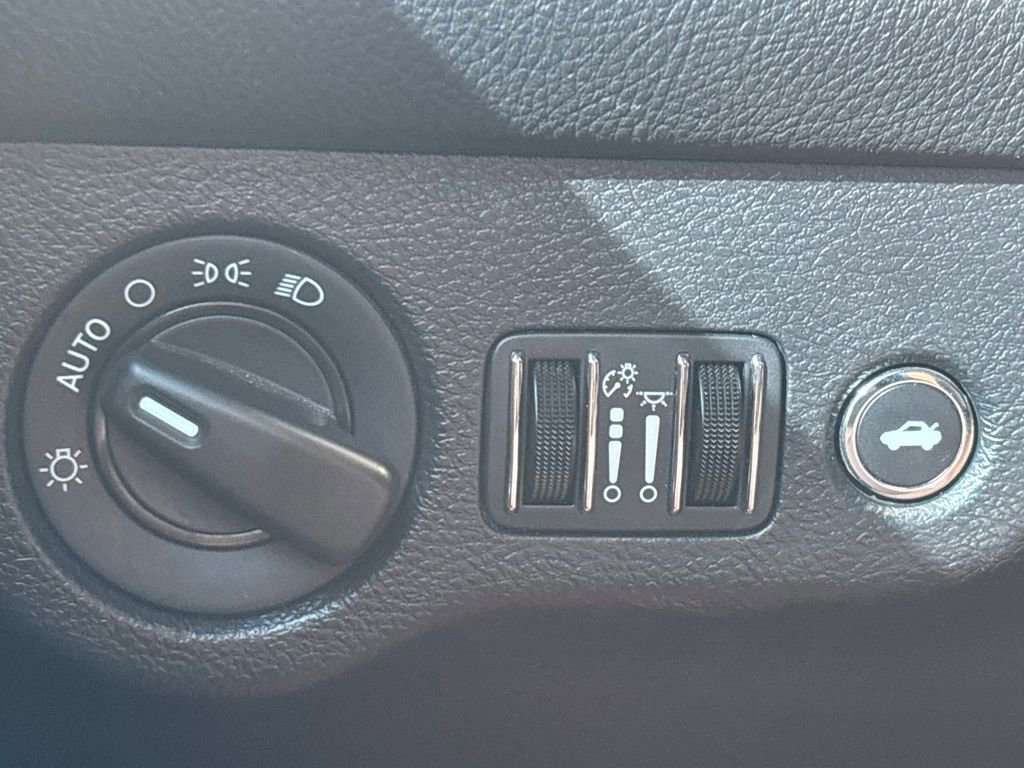 Used 2020 Dodge Challenger SXT image 20