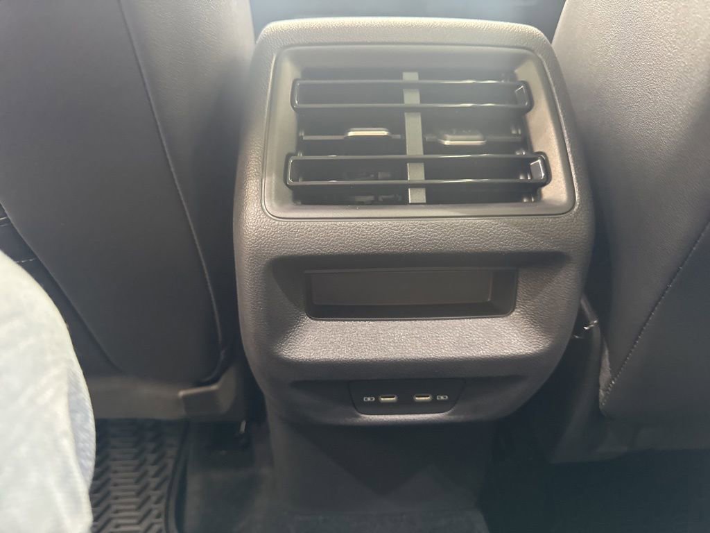 New 2026 Volkswagen Tiguan SE AWD/4WD image 16