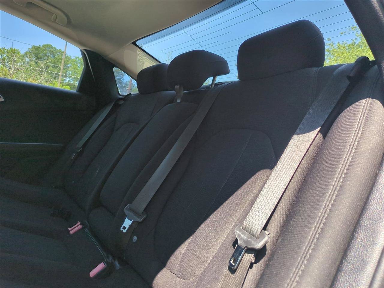 Used 2015 Chrysler 200 Limited FWD image 27