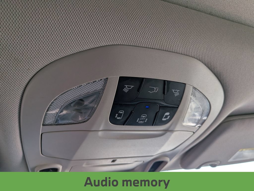Used 2017 Chrysler Pacifica Limited FWD image 30