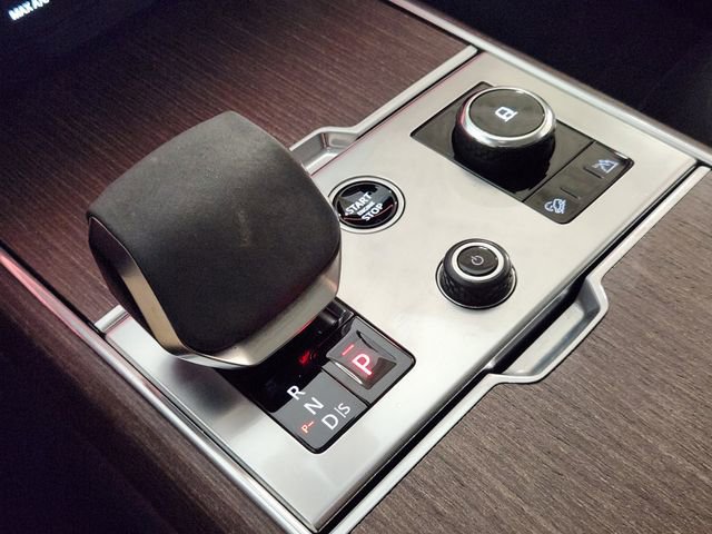 New 2023 Land Rover Range Rover SE image 19