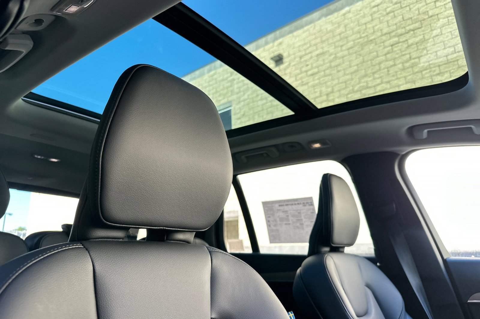 Certified 2025 Volvo XC90 B5 Core w/ Protection Package Premier image 19