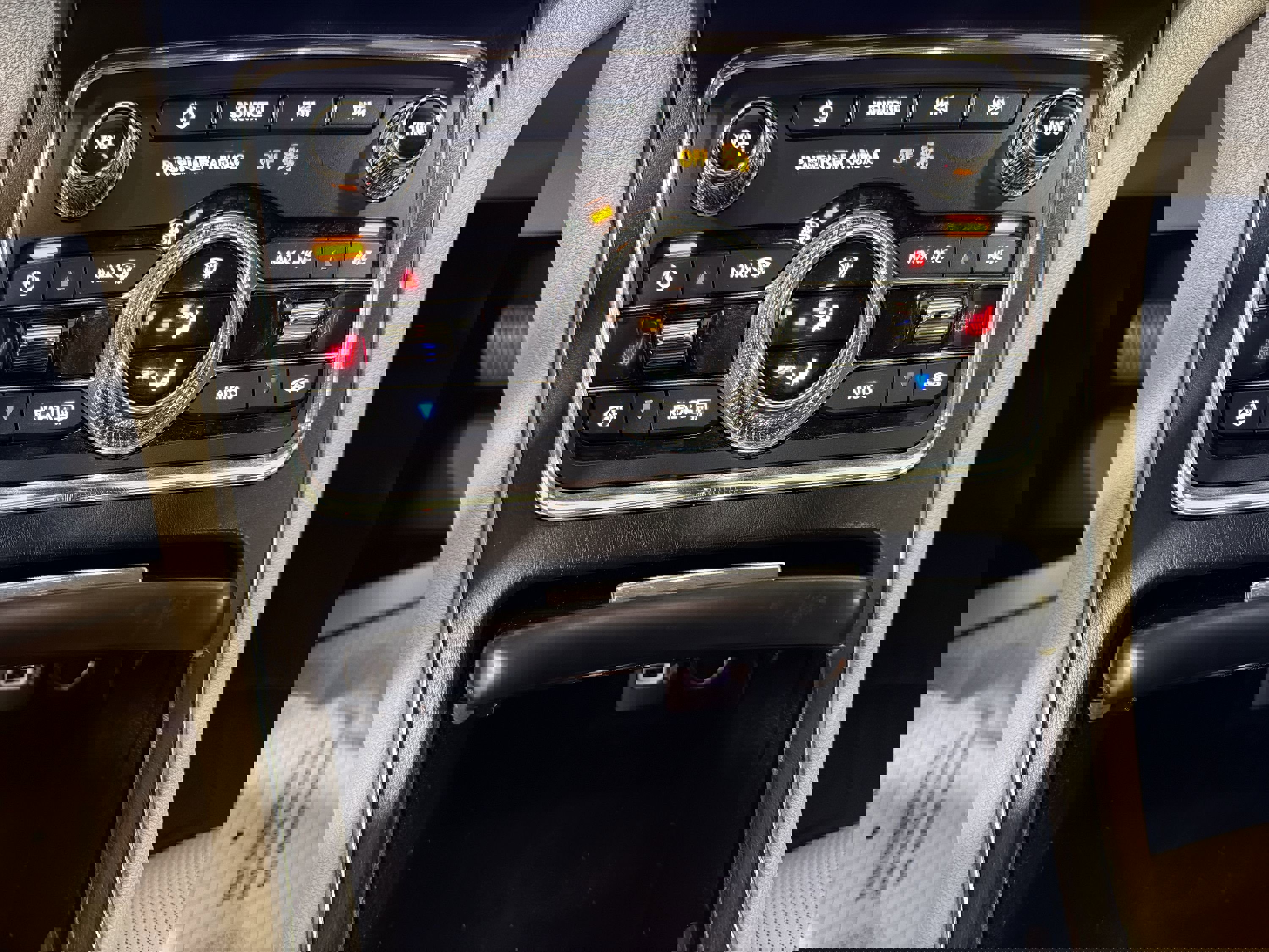 Used 2020 Lincoln Continental w/ Premium Package image 20