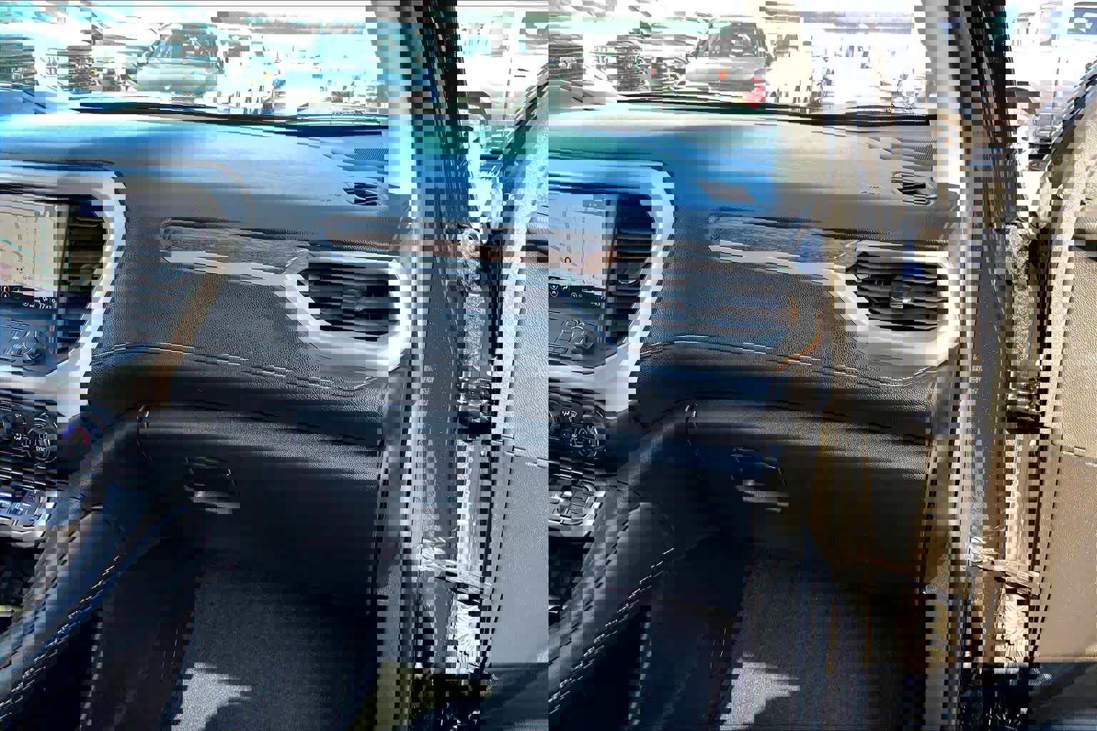 Used 2023 GMC Acadia Denali w/ Denali Ultimate Package image 16