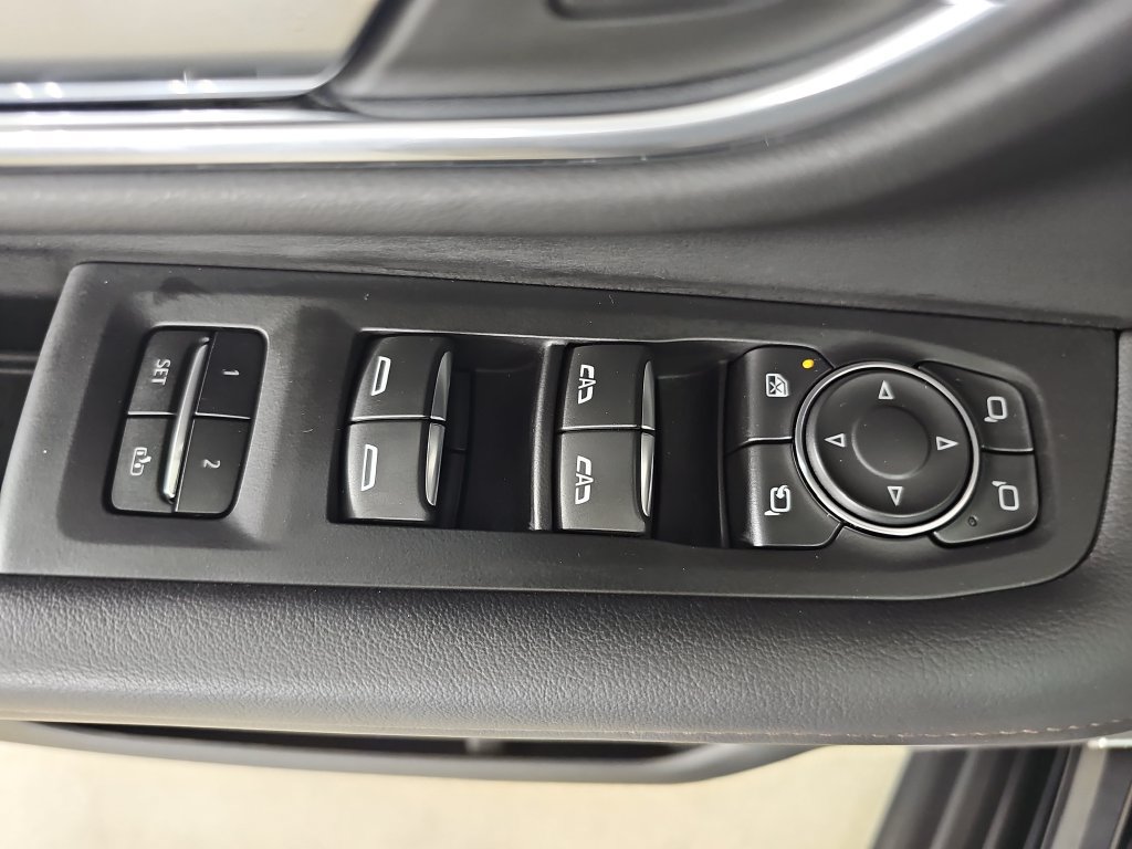 Used 2023 Chevrolet Tahoe High Country AWD/4WD image 35
