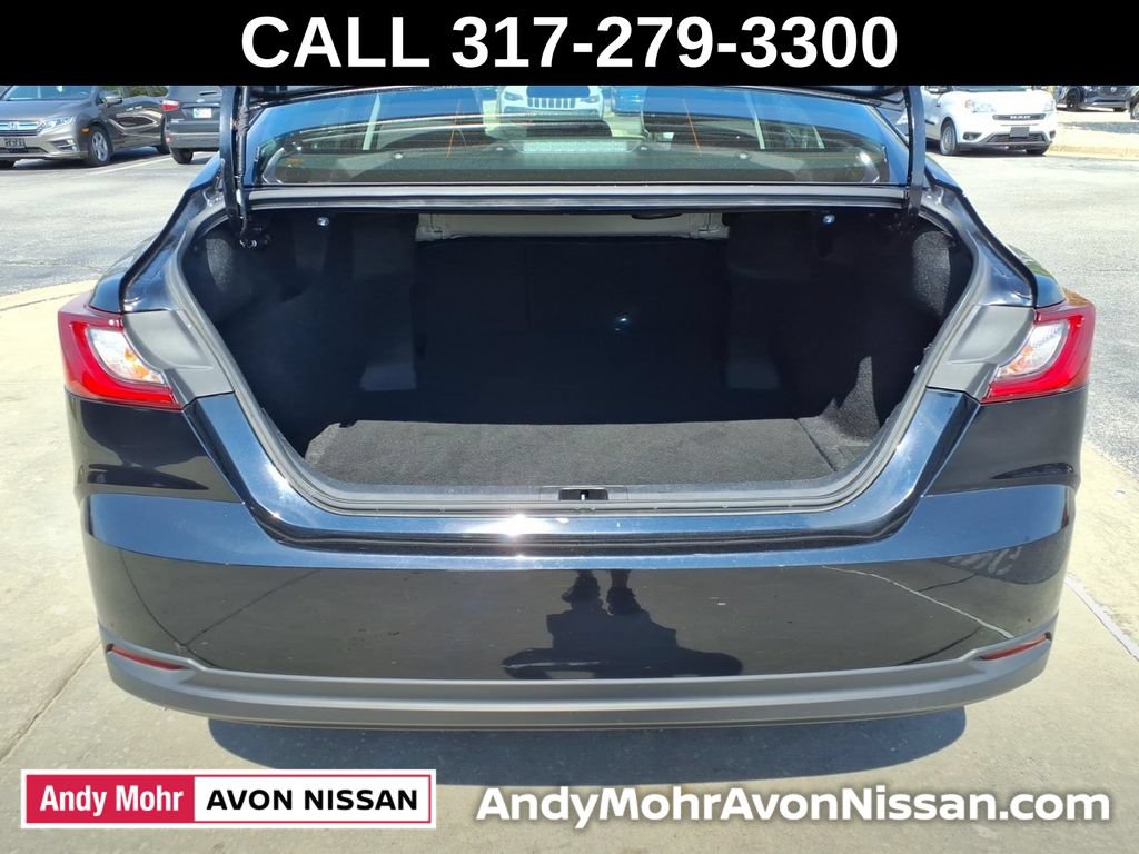 Used 2025 Toyota Camry LE FWD image 9