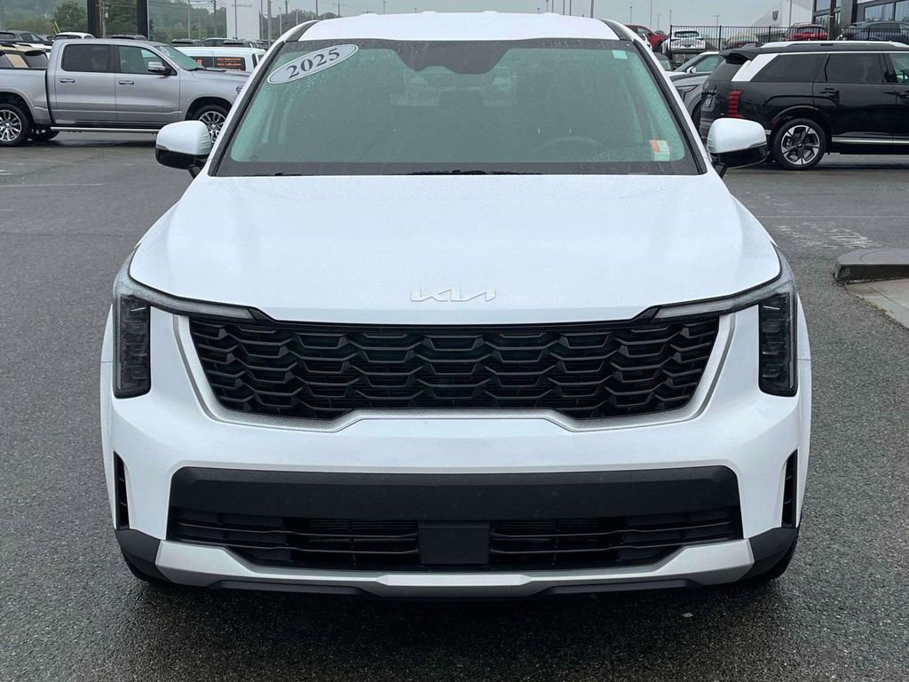 Used 2025 Kia Sorento LX FWD image 30