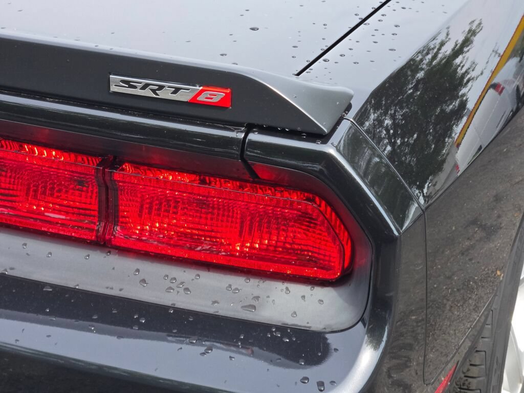 Used 2009 Dodge Challenger SRT8 RWD image 7