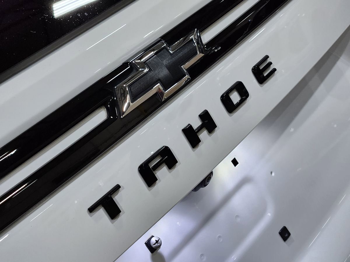 Used 2023 Chevrolet Tahoe Z71 w/ Luxury Package AWD/4WD image 25