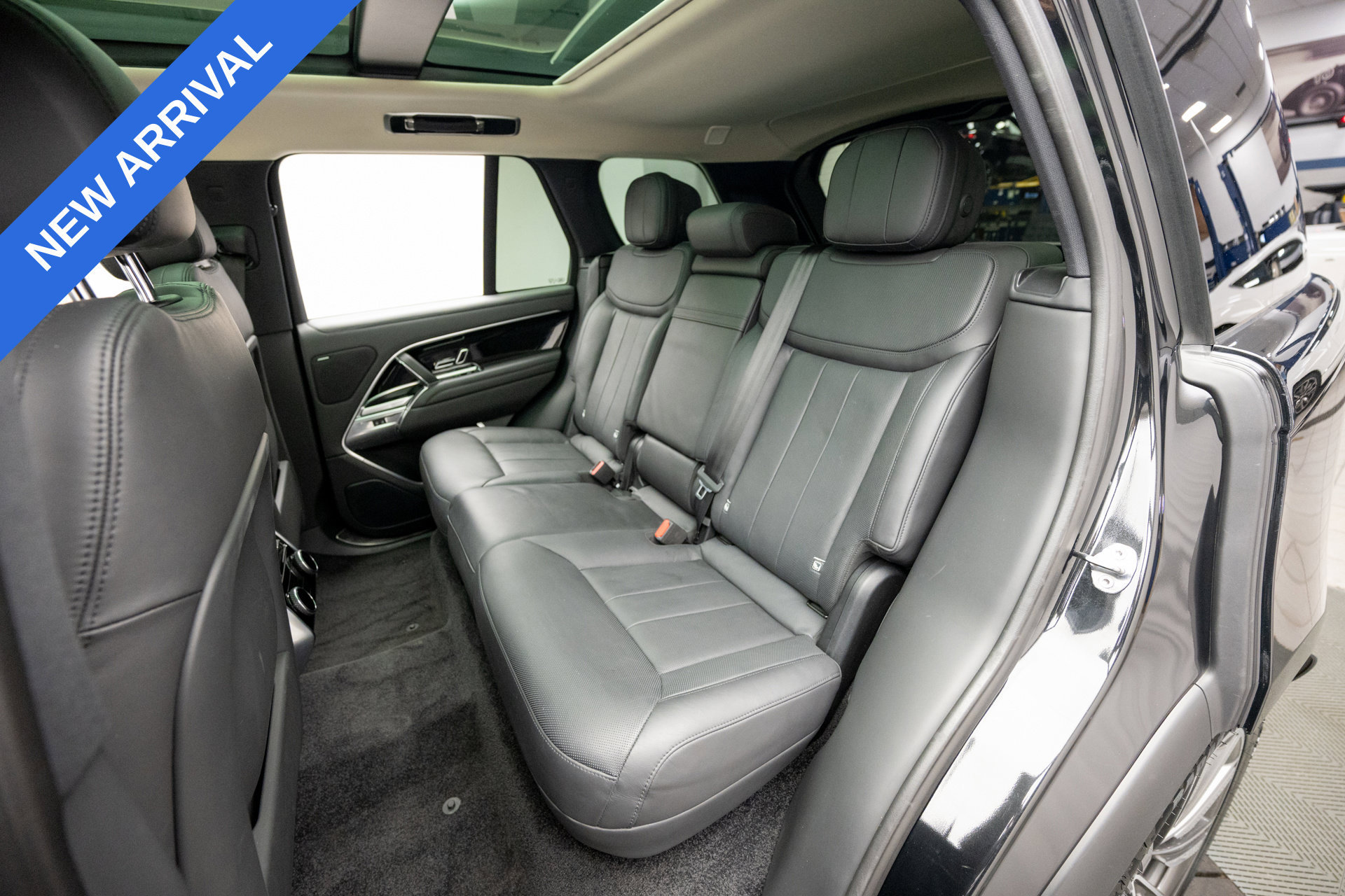 Used 2023 Land Rover Range Rover SE AWD/4WD image 17