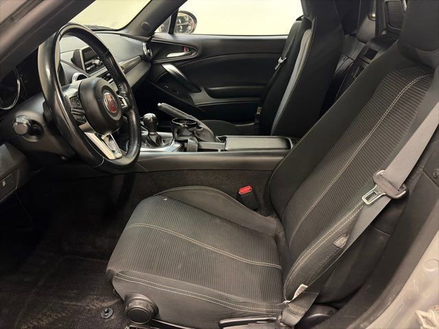 Used 2017 FIAT 124 Spider Classica image 17