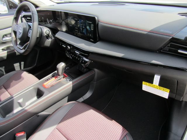 New 2026 Nissan Kicks SR w/ Cold Weather Package FWD image 11