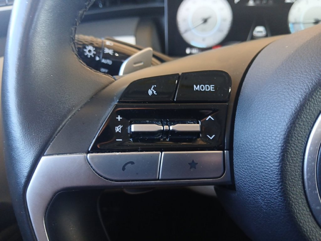 Used 2022 Hyundai Tucson Limited AWD/4WD image 16