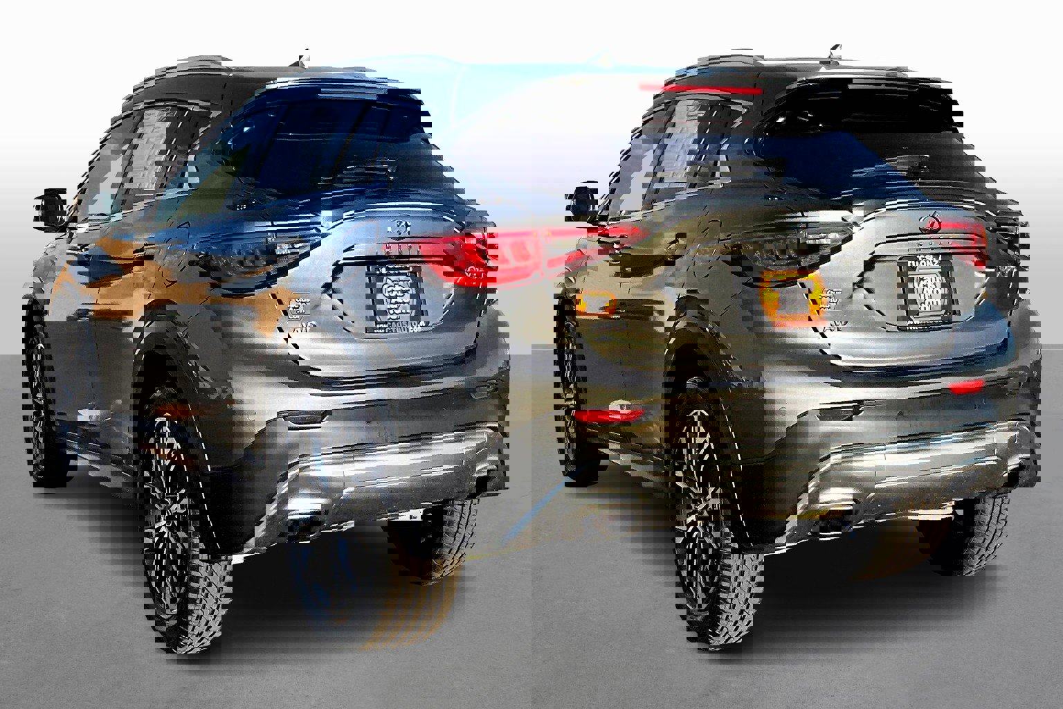 Used 2017 INFINITI QX30 Premium w/ Navigation Package image 11