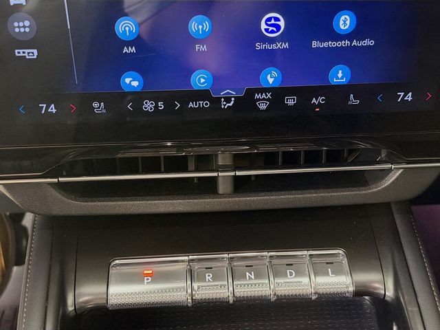 Certified 2025 Lincoln Nautilus Premier w/ Jet Appearance Package AWD/4WD image 17