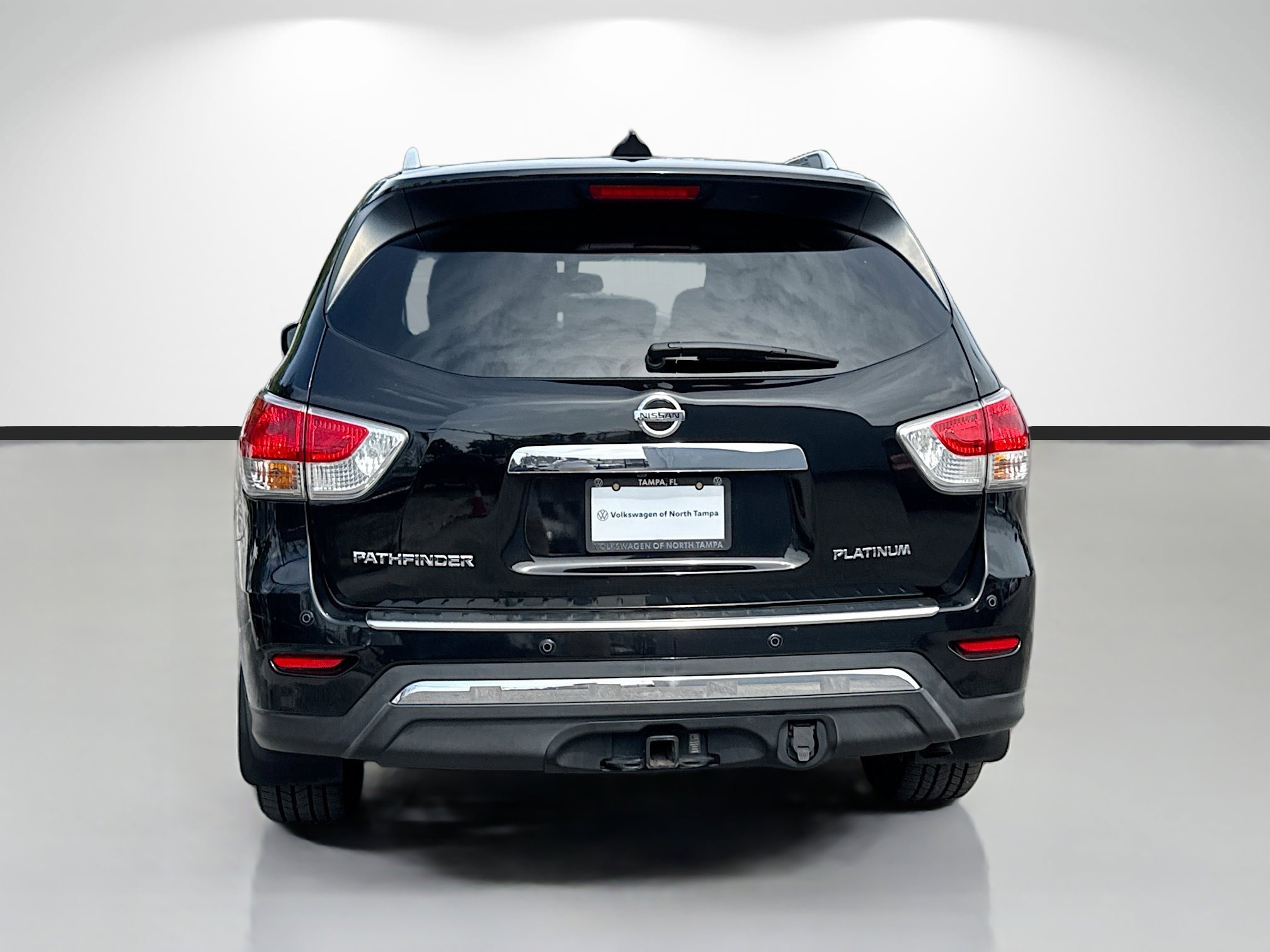 Used 2016 Nissan Pathfinder Platinum FWD image 4