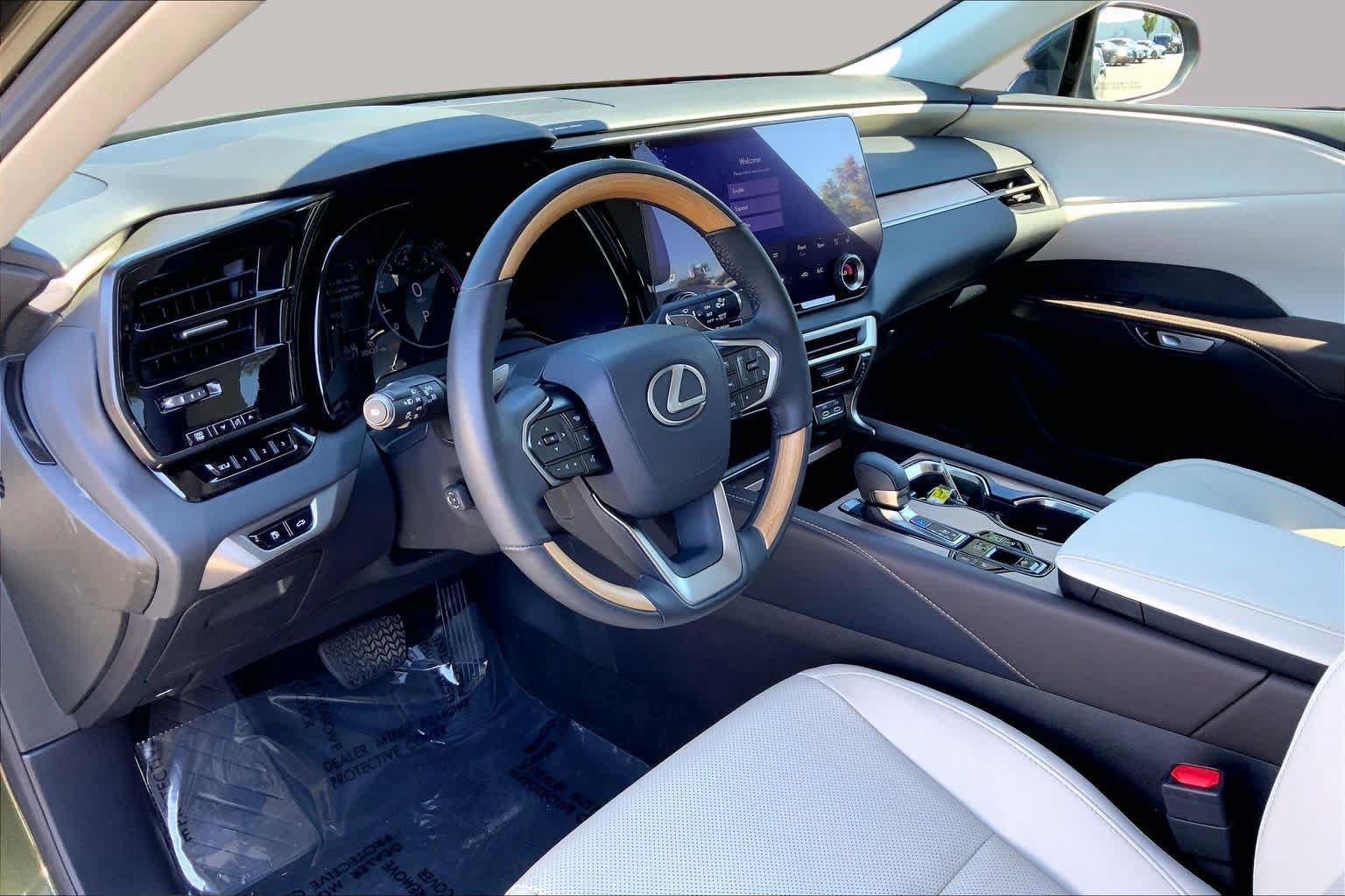 Used 2024 Lexus RX 350 Premium w/ Cold Area Package AWD/4WD image 18