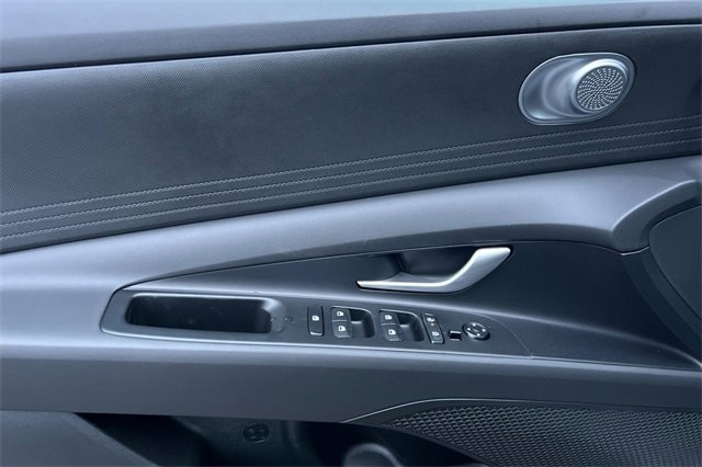 New 2024 Hyundai Elantra Blue image 11