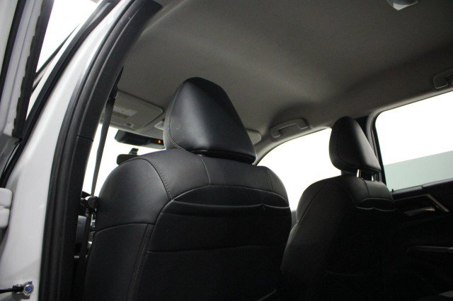 Used 2022 Mitsubishi Outlander SE image 27