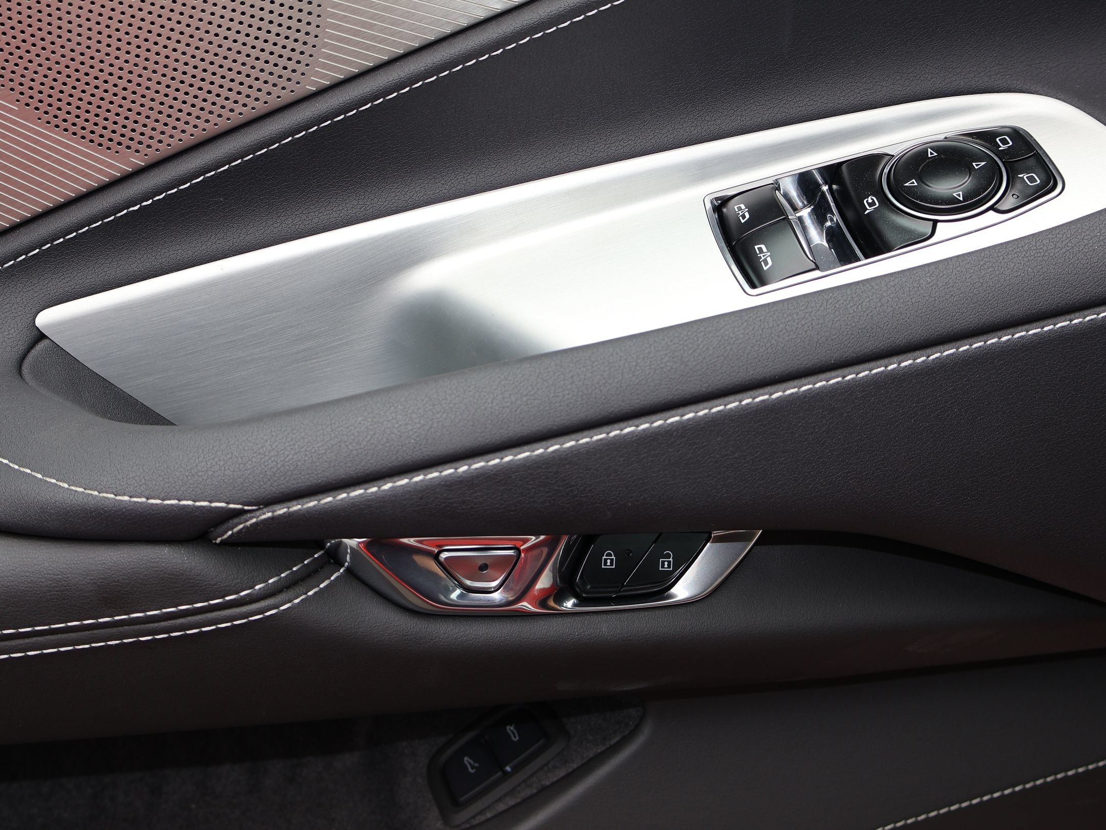 Used 2025 Chevrolet Corvette Z06 RWD image 11