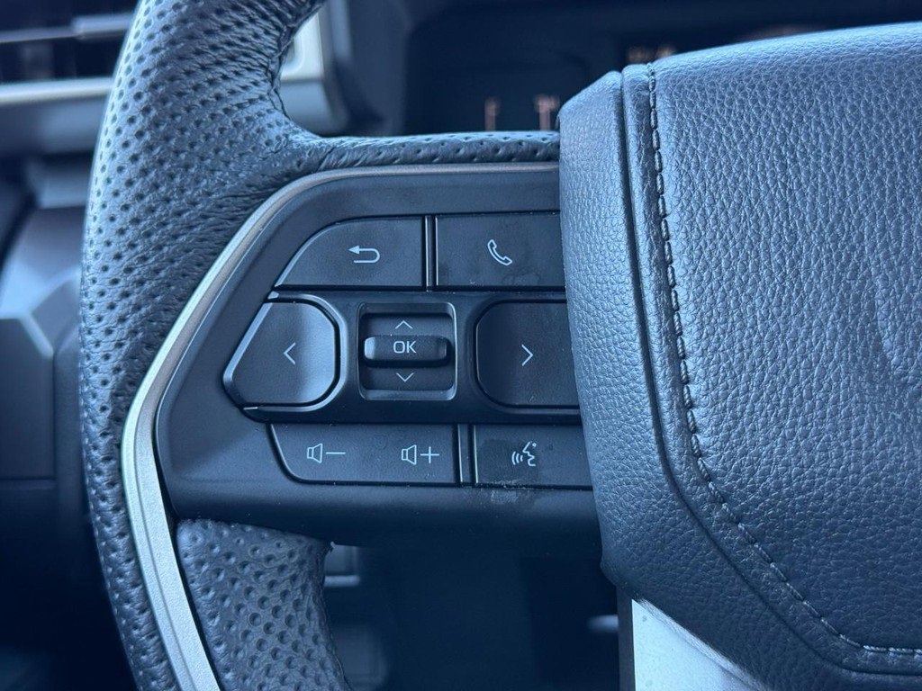 Certified 2025 Toyota Tacoma SR5 image 18