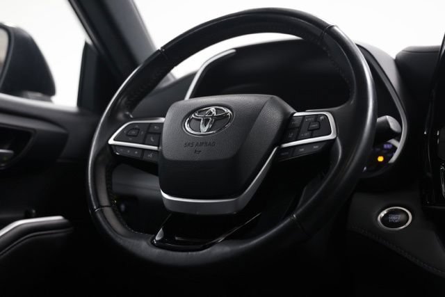 Used 2024 Toyota Highlander XSE FWD image 40