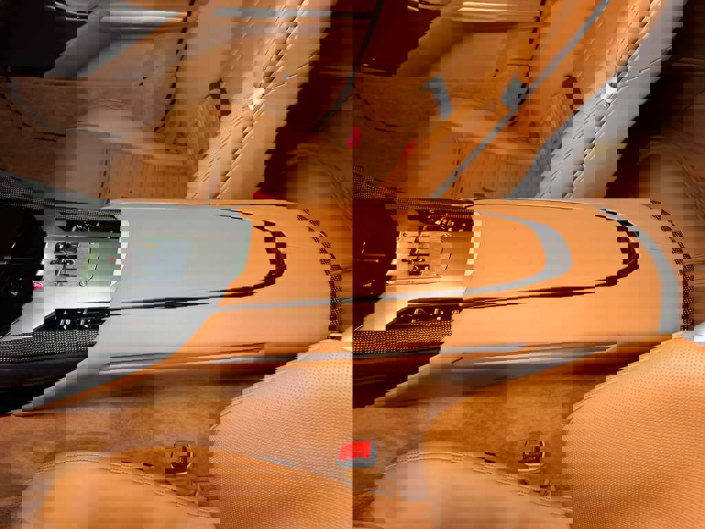 Used 2024 Ferrari Purosangue image 30