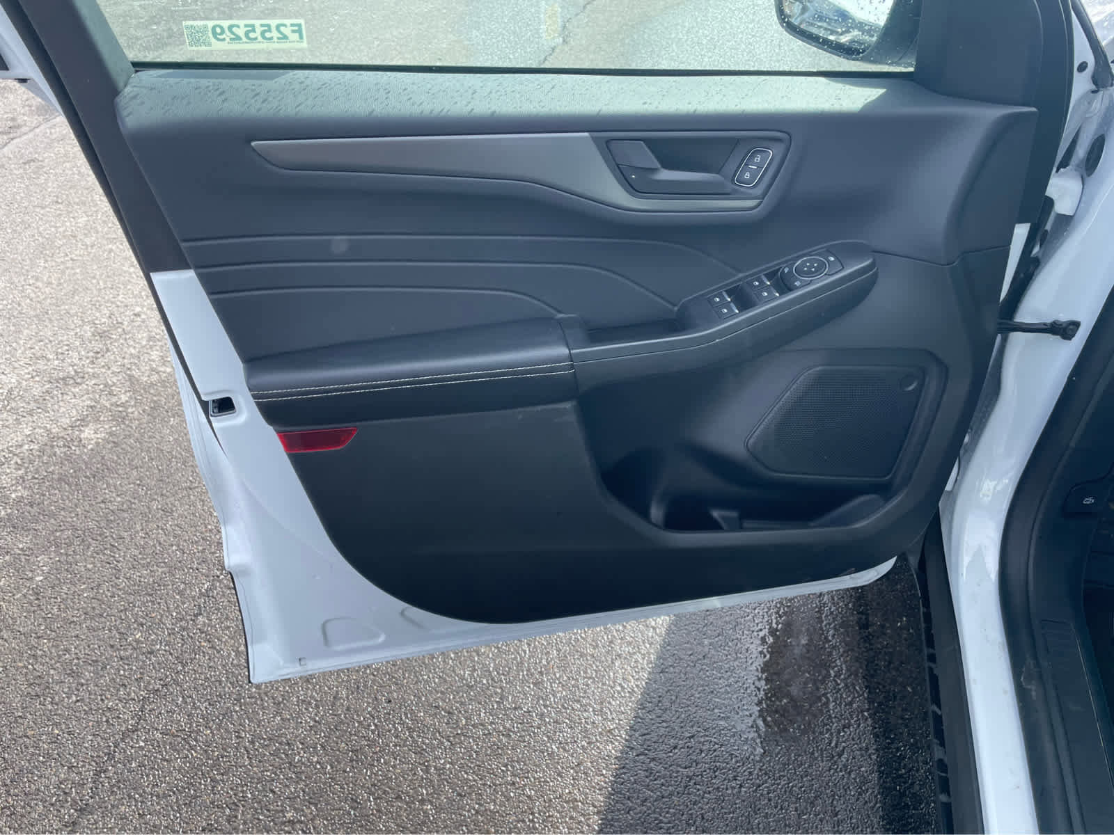 Used 2025 Ford Escape Active w/ Cold Weather Package image 10