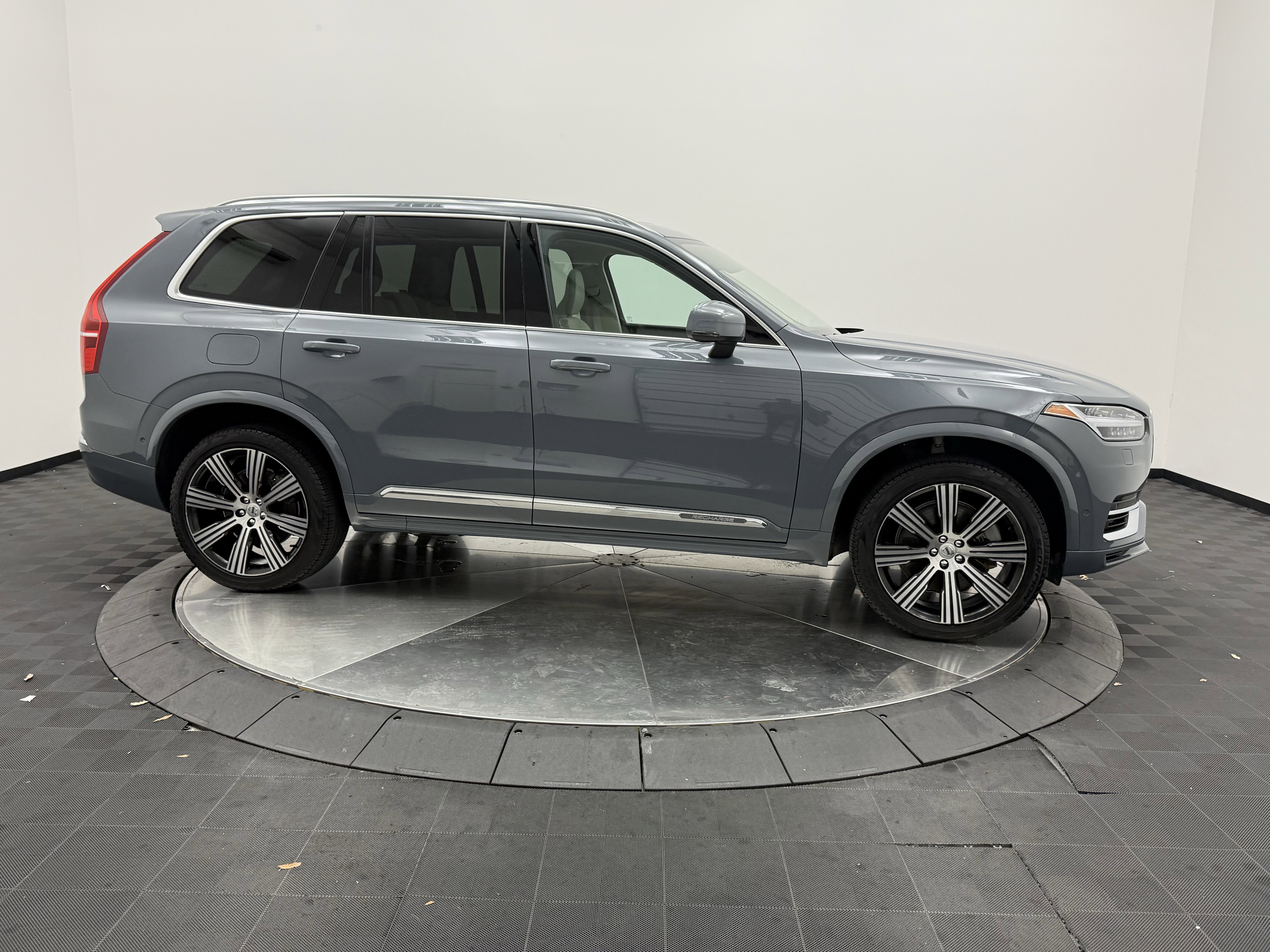 Used 2023 Volvo XC90 T8 Plus w/ Protection Package Premier AWD/4WD image 8