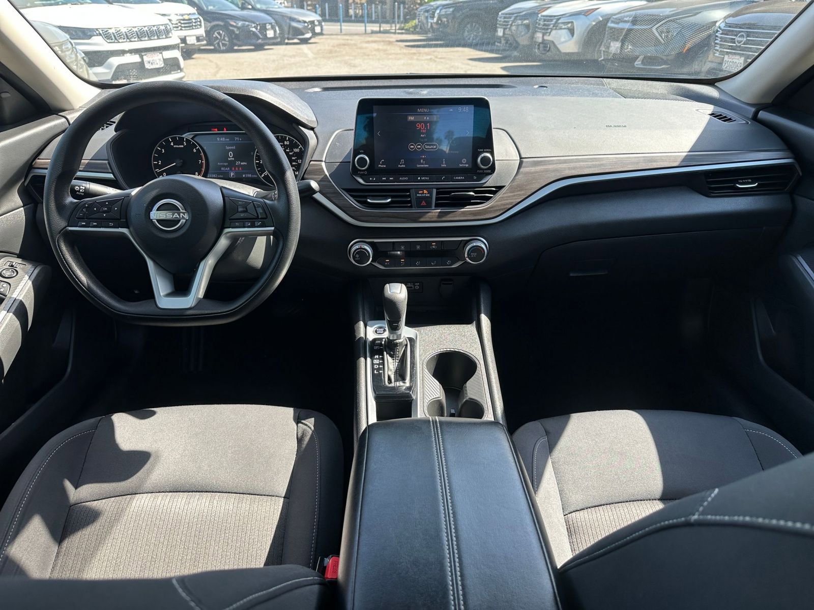 Used 2025 Nissan Altima 2.5 SV FWD image 33