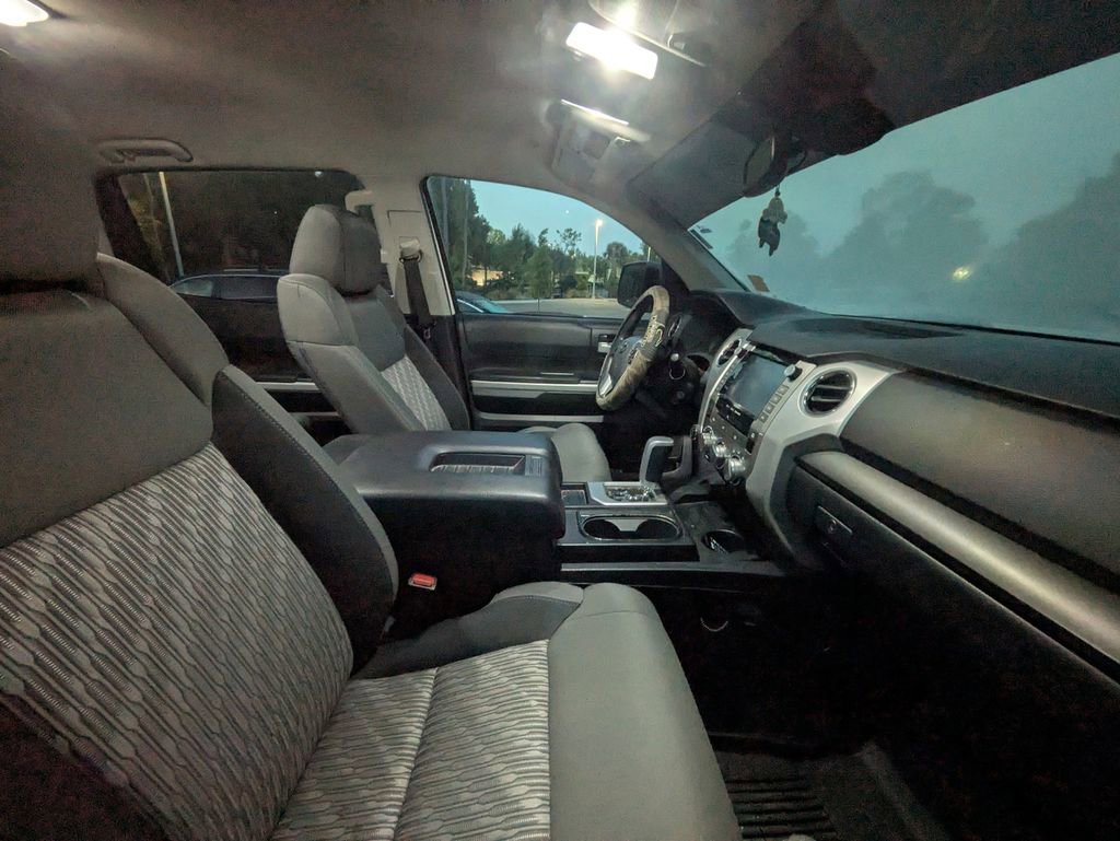 Used 2020 Toyota Tundra SR5 w/ SR5 Upgrade Package AWD/4WD image 10