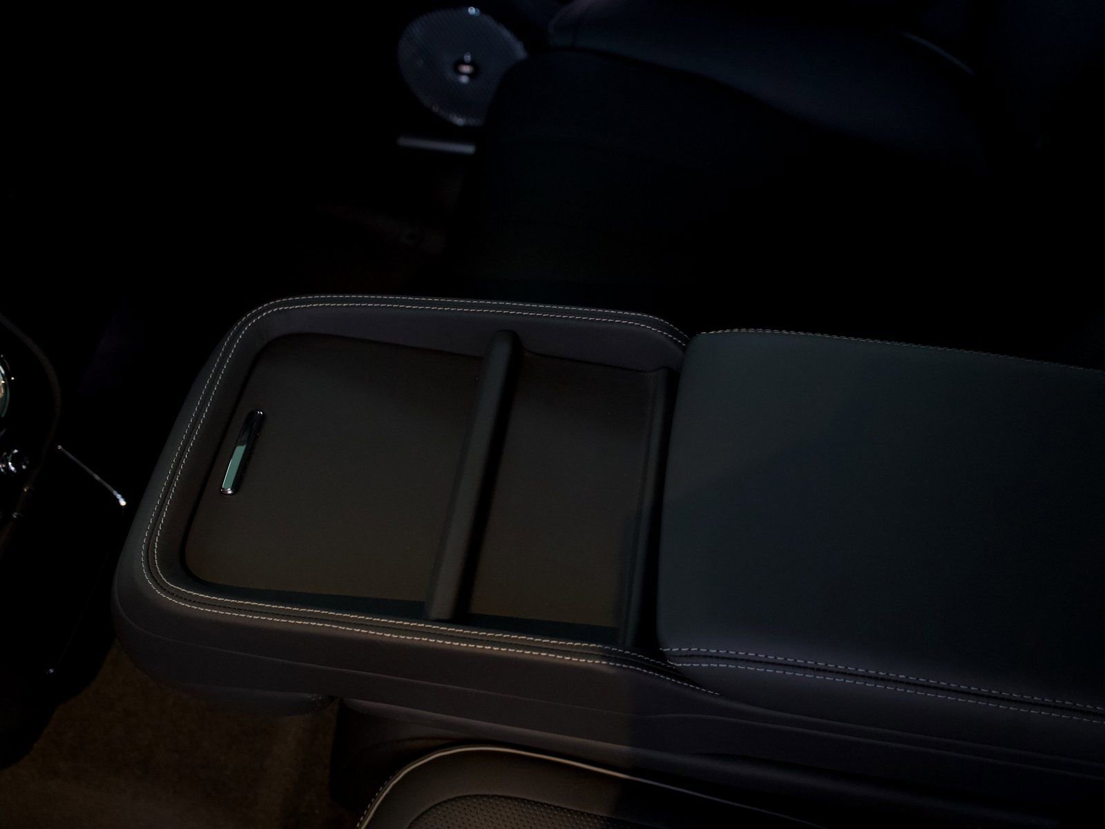 Certified 2025 Bentley Bentayga image 26