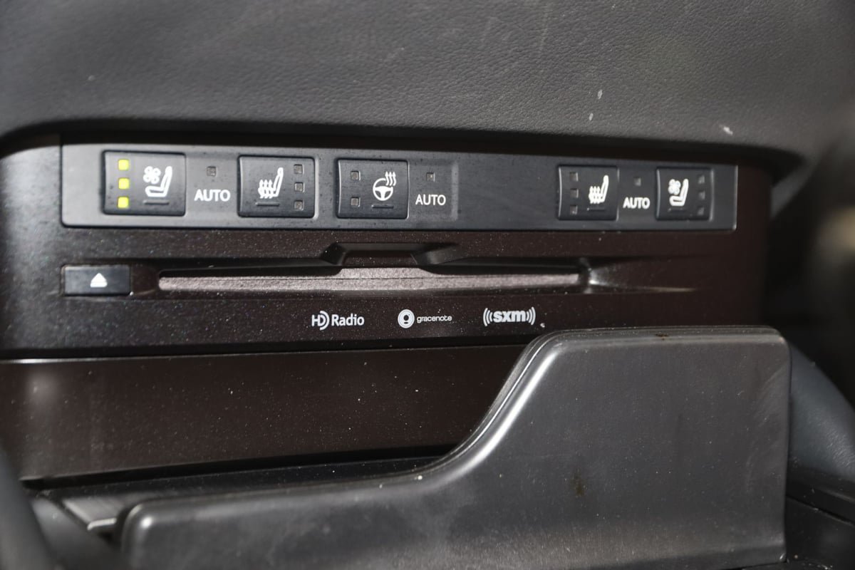 Used 2019 Lexus ES 350 F Sport w/ Accessory Package 2 FWD image 8
